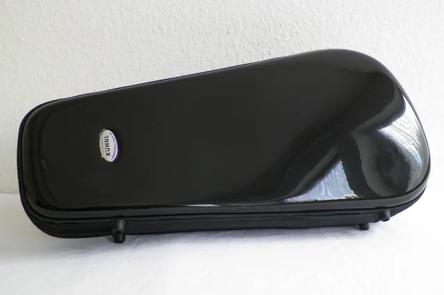 bags-k-hnl-hoyer-formkoffer-f-r-b-trompete-perinet-fiberglas-schwarz-gl-nzend image 1